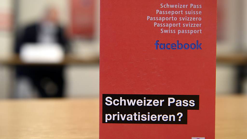 Die erste Vorlage des Bundesrats für die Einführung einer E-ID scheiterte am Vorhaben, die Herausgabe dieses Identitätsausweises Privaten zu überlassen. (Archivbild)