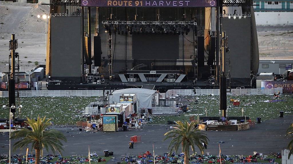 Die US-Ermittler suchen noch nach dem Motiv des Las-Vegas-Täters, der wahllos in die Menge der Konzertbesucher feuerte und dabei mindestens 59 Menschen tötete.