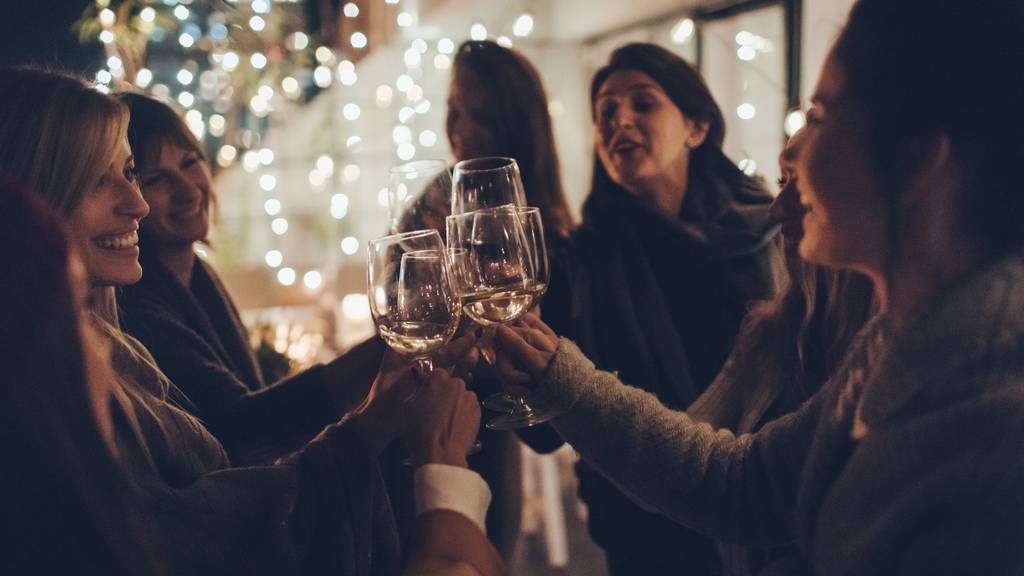 Gerade nach Weihnachten und Silvester verzichten viele Menschen einen Monat lang auf Alkohol. (Symbolbild)