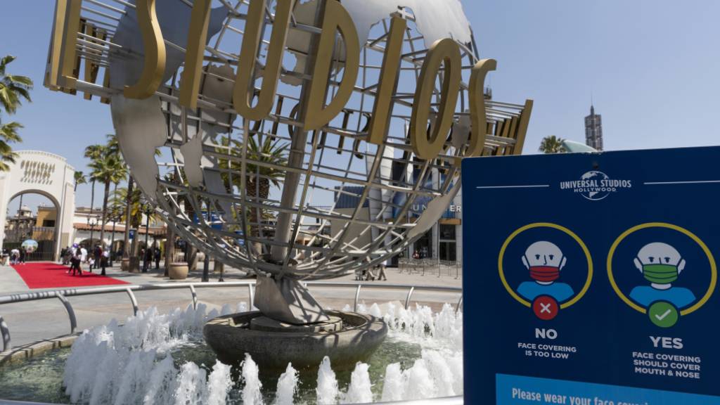 ARCHIV - Bei einem Straßenbahnunfall in den Universal Studios in Los Angeles wurden mehrere Personen verletzt. Foto: Damian Dovarganes/AP/dpa