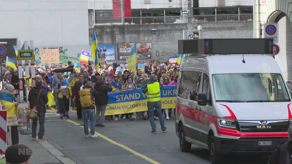 Ukraine-Kundgebung in Bern: Tausende solidarisieren sich zwei Jahre nach Start des Kriegs