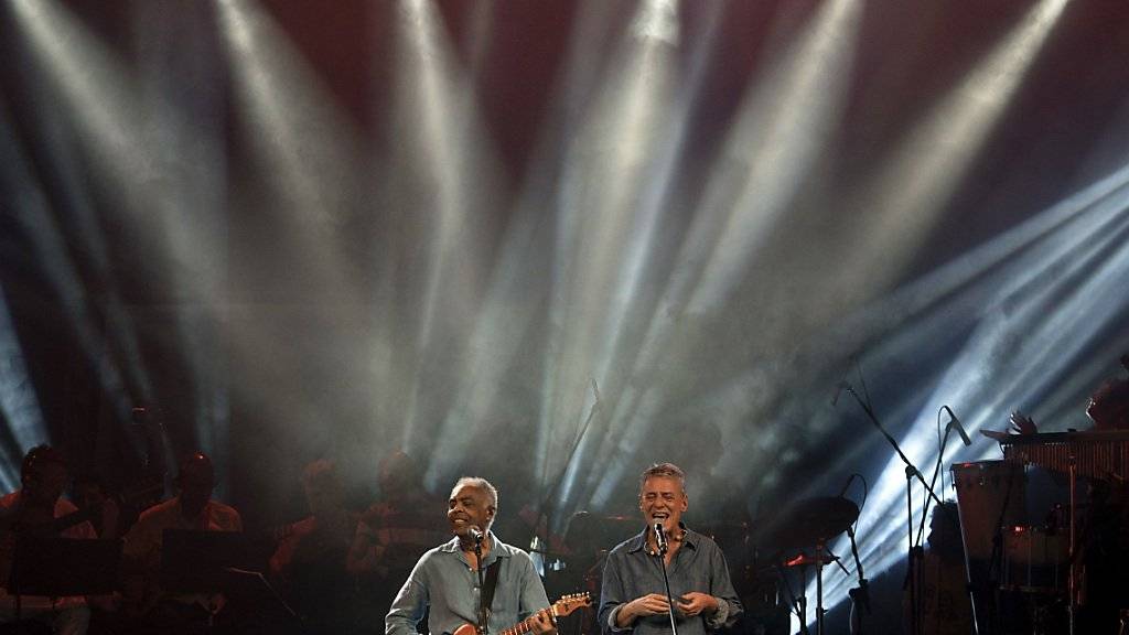 Für die Haftentlassung von Ex-Präsident Lula da Silva: Superstars Gilberto Gil und Chico Buarque (rechts) an dem Festival in Rio de Janeiro.
