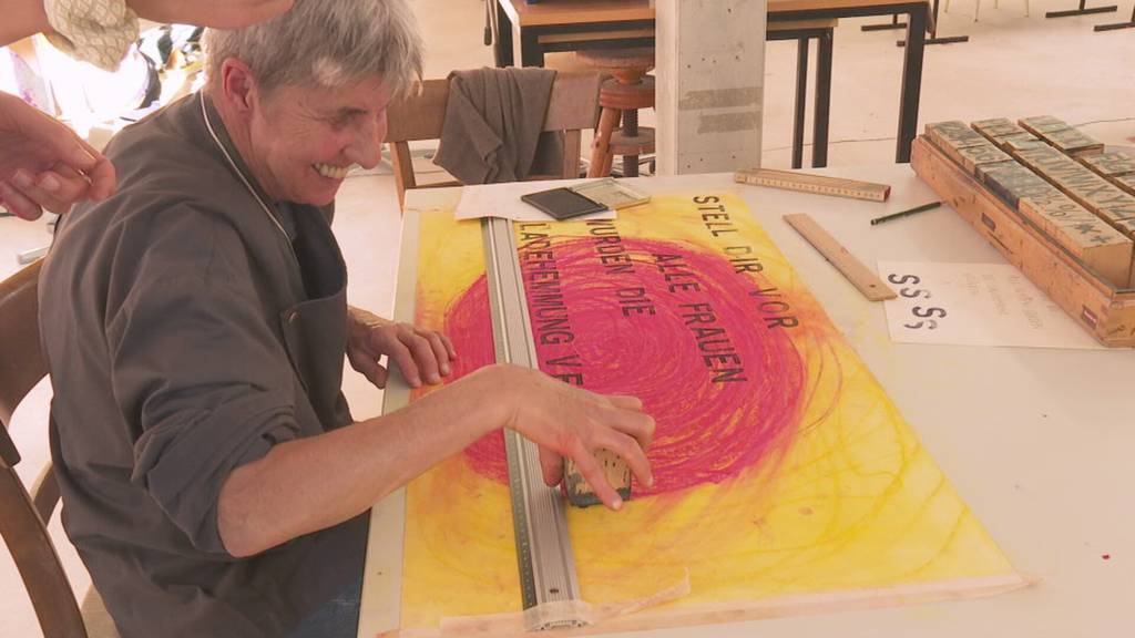 Farbige Plakat-Kampagne: Behindertenkonferenz macht auf Gewalt an beeinträchtigten Frauen aufmerksam