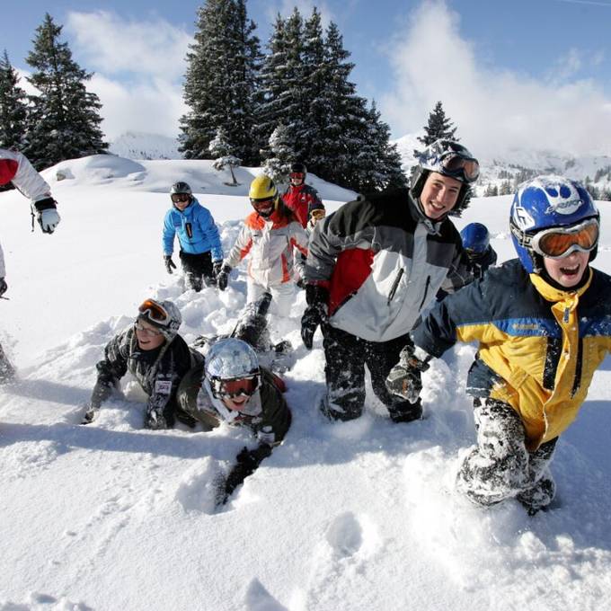 Aufräumen statt Skifahren? Viele Skilager auf der Kippe