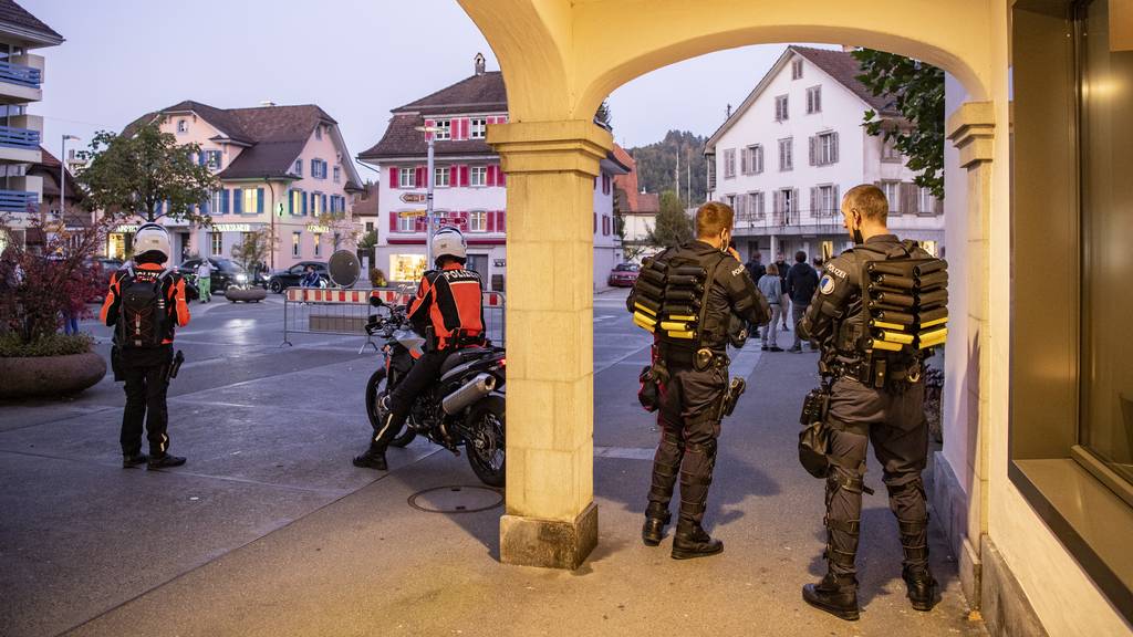 Die Luzerner Polizei riegelte die Altstadt von Willisau ab.