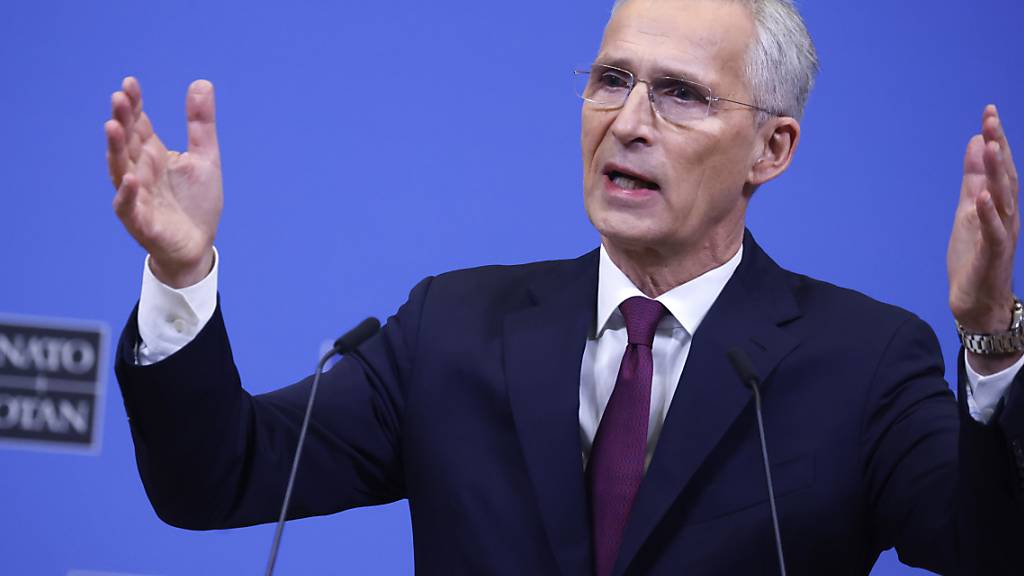 Jens Stoltenberg, Generalsekretär der  NATO, spricht auf einer Medienkonferenz nach einem Treffen der NATO-Außenminister anlässlich des 75-jährigen Bestehens der Nato im NATO-Hauptquartier. Auf Bitten der Ukraine hin beruft Nato-Generalsekretär Jens Stoltenberg eine Sitzung des Nato-Ukraine-Rats ein. Foto: Johanna Geron/Pool Reuters/AP/dpa
