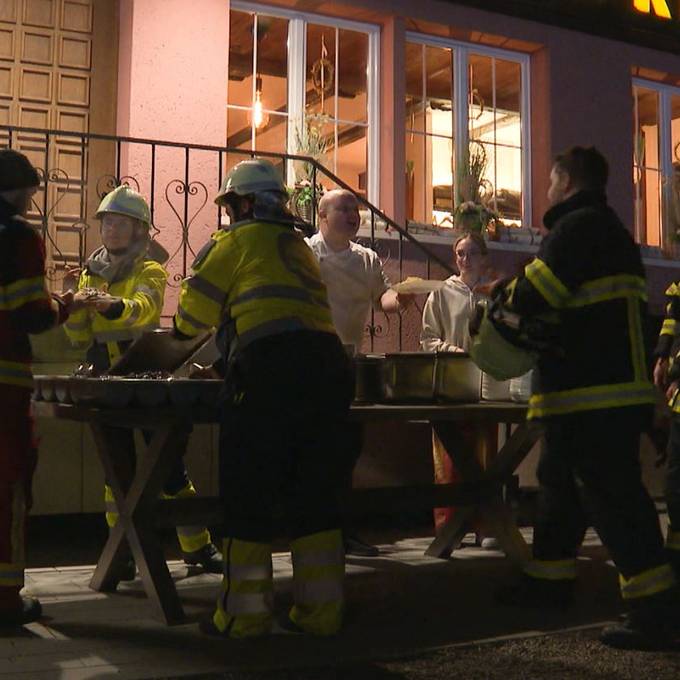 Restaurant hilft nach Brand: Obdach für Bewohnende, Essen für die Feuerwehr