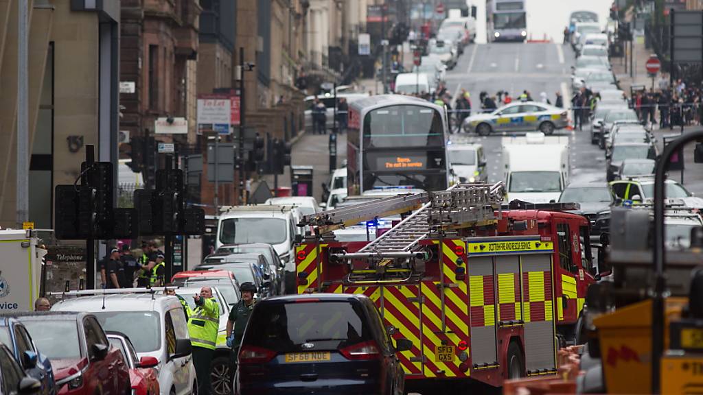 Die Polizei in Grossbritannien sucht händeringend nach einem Motiv für die Messerattacke in Glasgow.