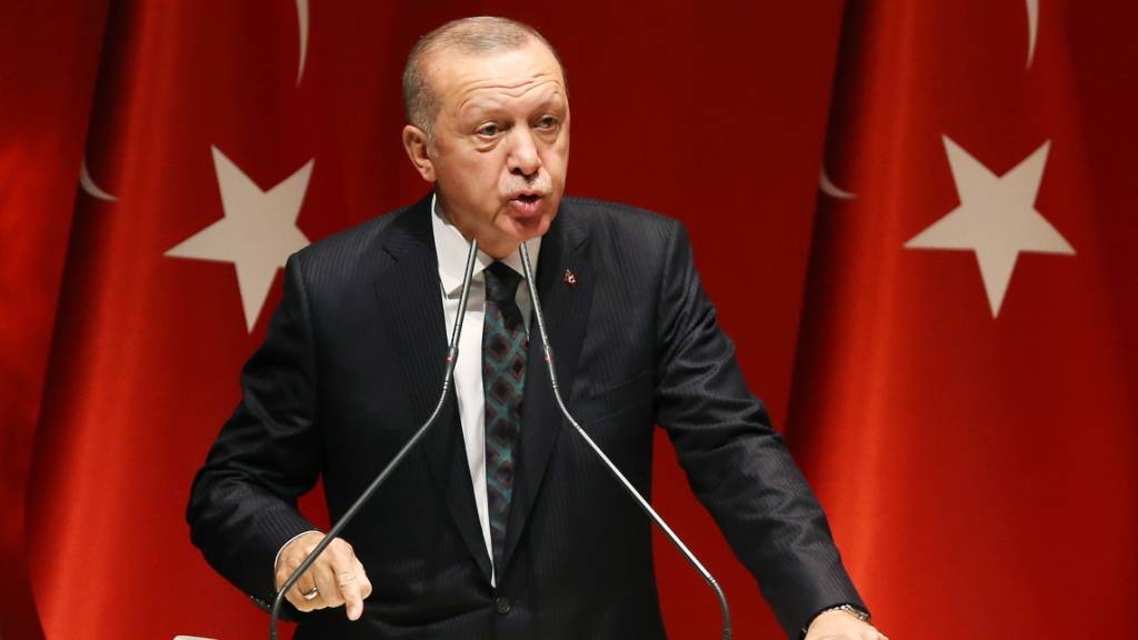 Die Jagd nach Feinden nimmt kein Ende: der türkische Präsident Erdogan hat den Putschversuch gegen ihn - von Kritikern auch als Möchtegern-Sultan verspottet - noch immer nicht verwunden.