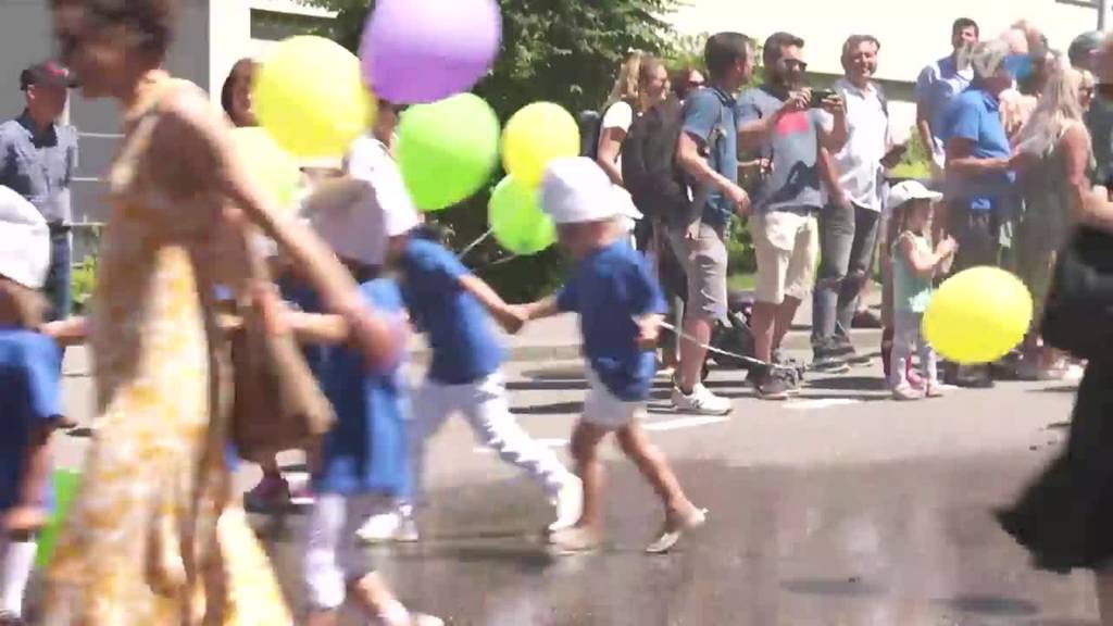 Traditionsanlass: 1600 Mädchen und Buben feiern Kinderfest in Herisau