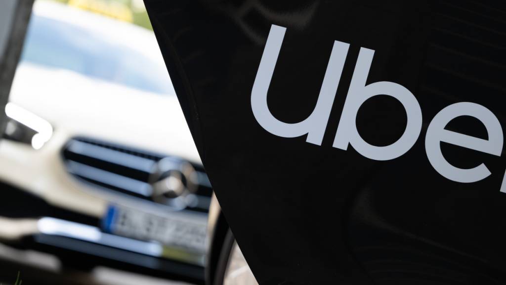 Der Fahrdienstleister Uber will in München autonom fahrende Robotaxis testen. Das dazu eingesetzte System kann unkompliziert in bestehende Fahrzeuge eingebaut werden.(Symbolbild)
