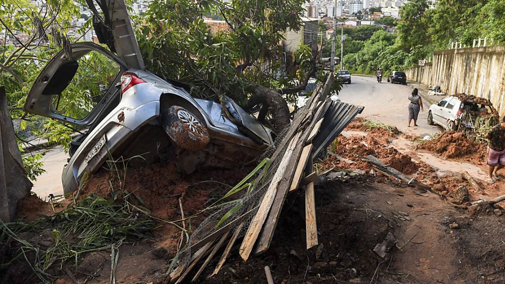 Die Zahl der Toten nach den Unwettern in Brasilien steigt.