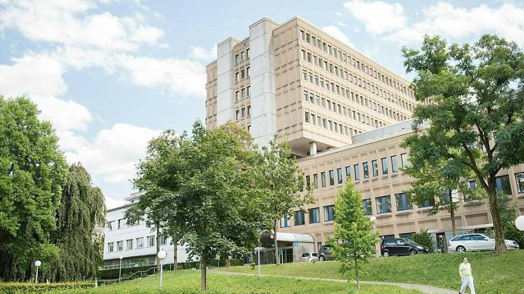 Das Kantonsspital Aarau (KSA) erhält aus der Staatskasse eine Finanzspritze von 240 Millionen Franken. Und das KSA hat einen neuen Verwaltungspräsidenten. (Archivbild)