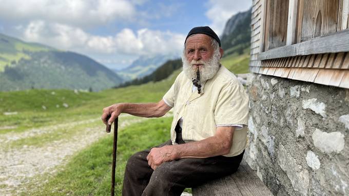 Appenzeller Senn geht viral – so reagiert der 87-jährige «Internetstar»