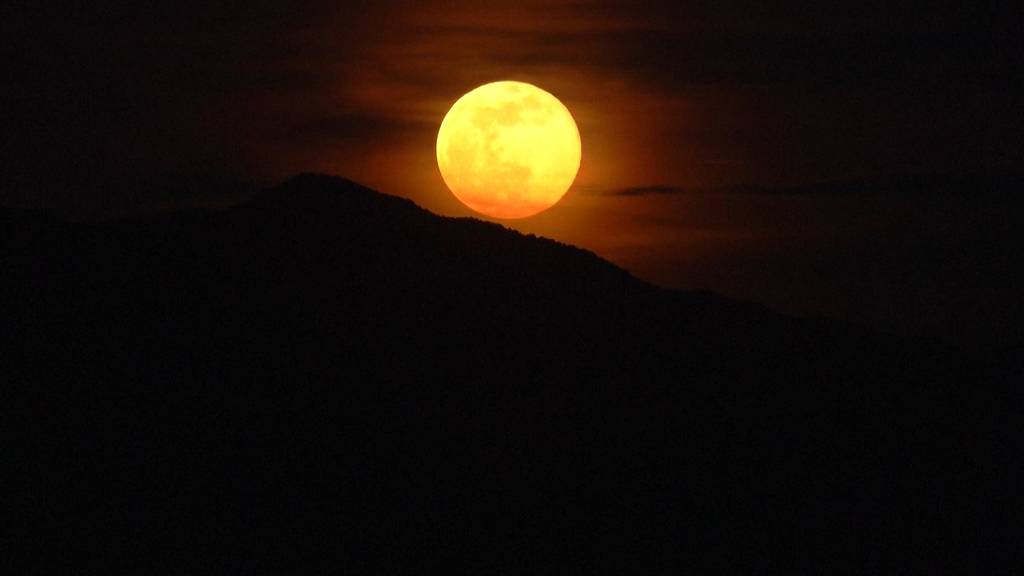 «Bibermond» leuchtet eindrücklich am Nachthimmel