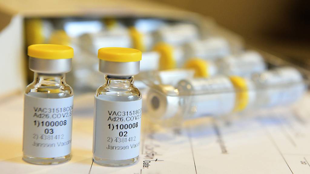 Der US-Pharmakonzern Johnson&Johnson macht bei der Entwicklung eines Impfstoffes gegen das Coronavirus vorwärts. (Archivbild)