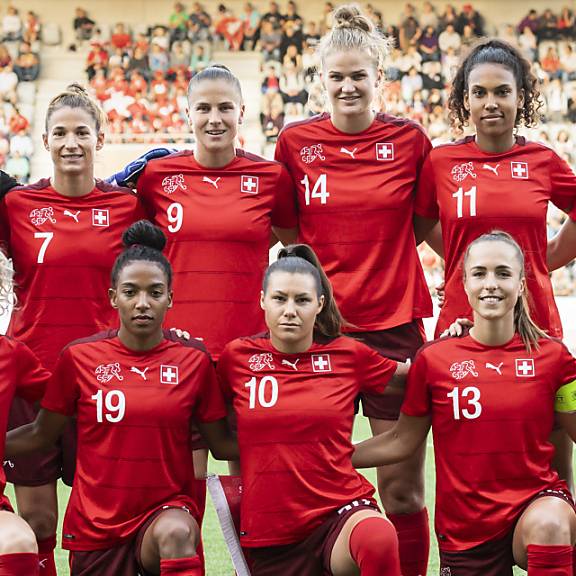 Kantonsparlament unterstützt Frauenfussball-EM 2025 in Luzern