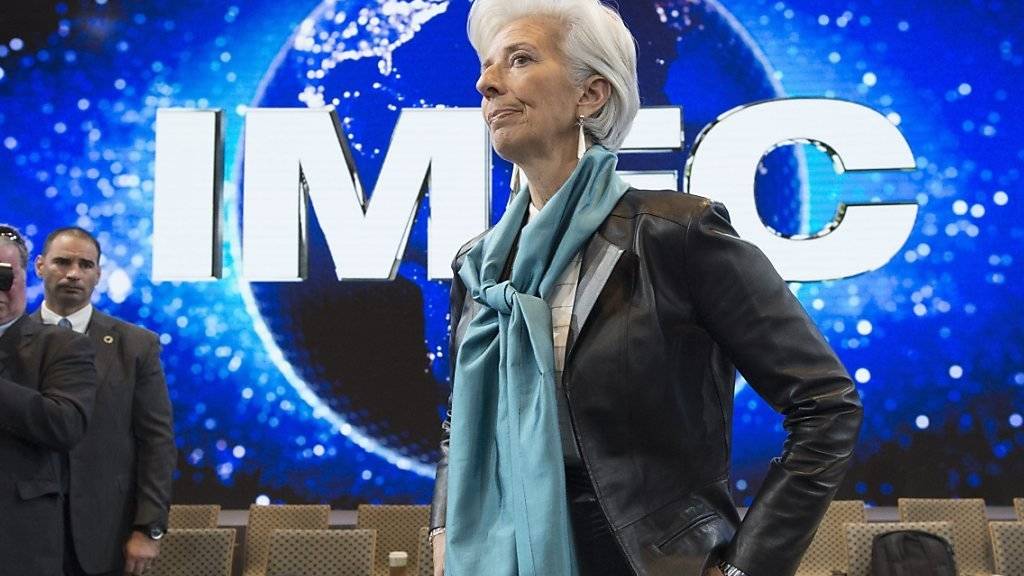 Christine Lagarde vom Internationalen Währungsfond hat die Ukraine aufgefordert den Kampf gegen Korruption und für eine Verbesserung der Verwaltung zu verstärken. Der IWF gewährte der Ukraine gegen den Widerstand Russlands weitere Milliarden-Hilfen.