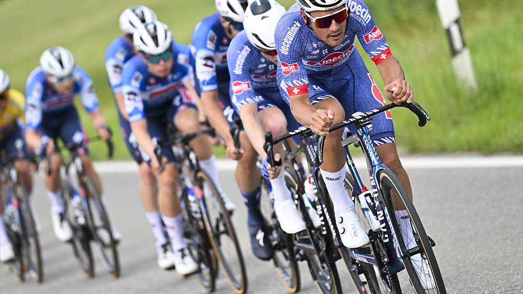 Silvan Dillier (vorne) ist an der Tour de France Teil des Teams Alpecin-Deceuninck