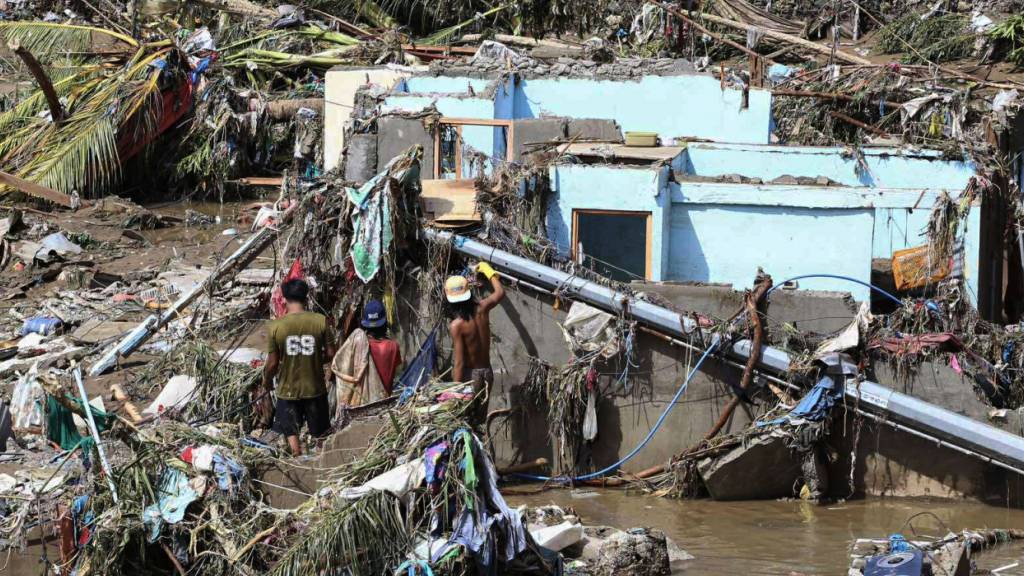 Taifun hinterlässt Zerstörung auf Philippinen und Vietnam