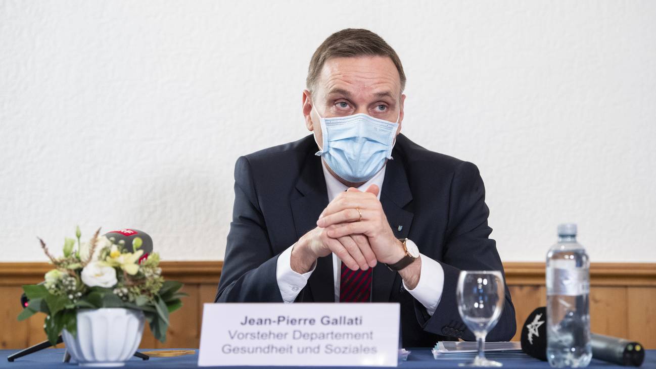 Gesundheitsdirektor Jean-Pierre Gallati berichtet über die prekäre Situation in den Aargauer Spitälern. (Symbolbild)