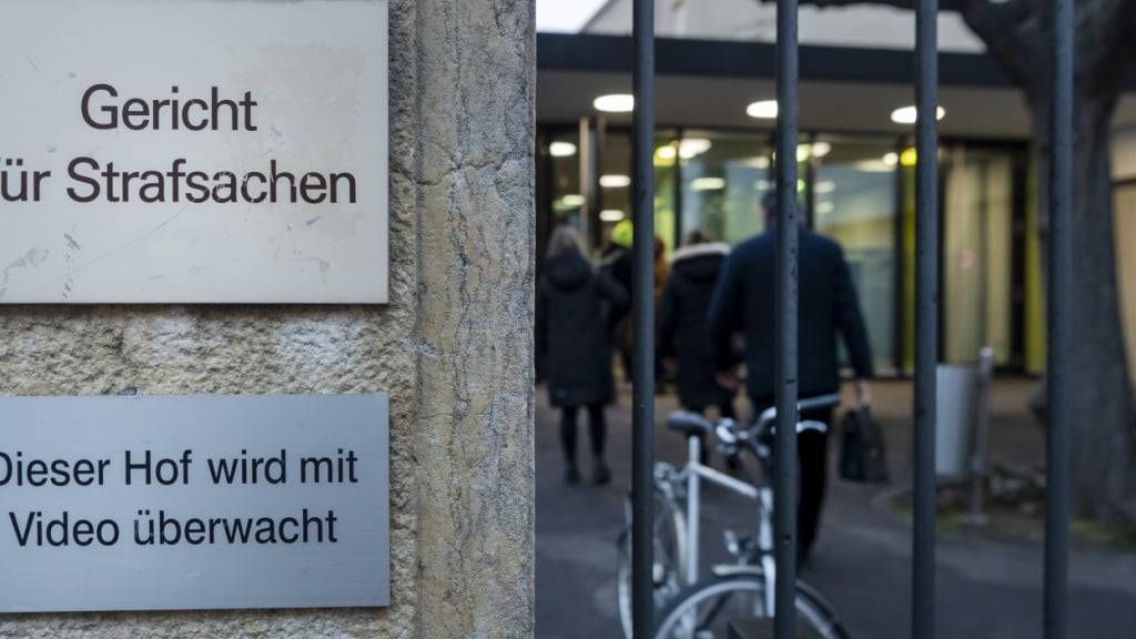Ein wegen Mordes an einem Taxifahrer beschuldigter Mann musste sich am Montag vor dem Strafgericht Basel-Stadt verantworten. (Archivbild)