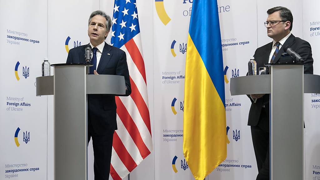 Antony Blinken (l), Außenminister der USA, und Dmytro Kuleba, Außenminister der Ukraine.