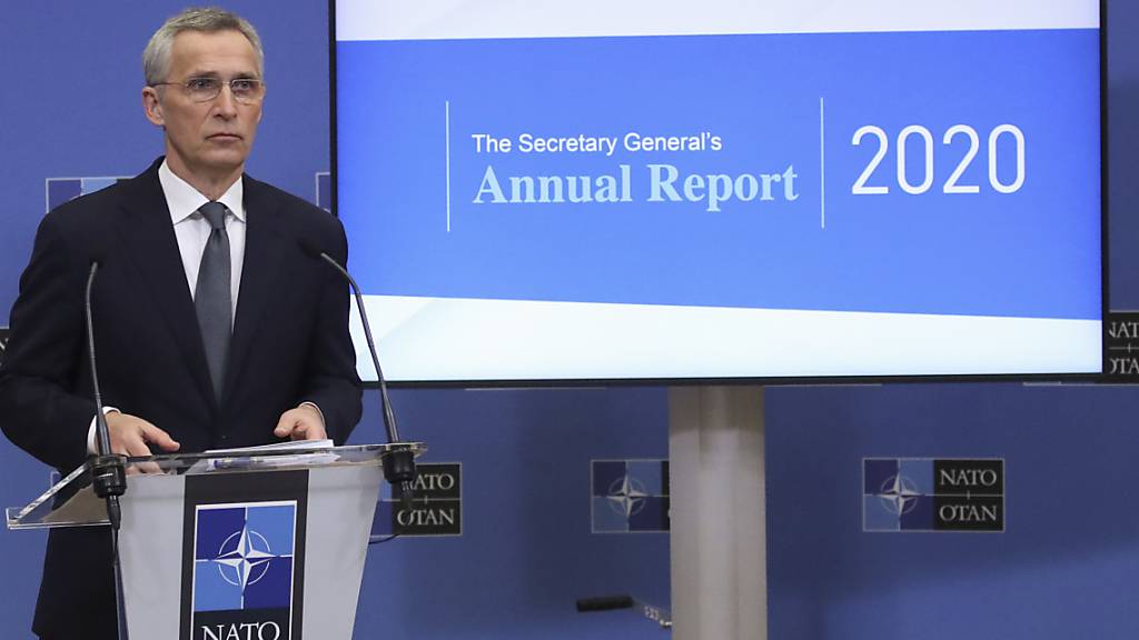 Jens Stoltenberg, NATO-Generalsekretär, stellt während einer Online-Pressekonferenz im Nato-Hauptquartier den Jahresbericht für das Jahr 2020 der NATO vor. Foto: Yves Herman/Pool Reuters/AP/dpa
