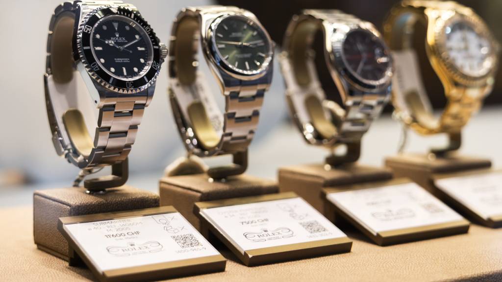 Die Schweizer Uhrenhersteller müssen sich mit zahlreichen Herausforderungen auseinandersetzen. Zuletzt ist im August der hohe US-Importzoll von 39 Prozent dazugekommen.(Archivbild)