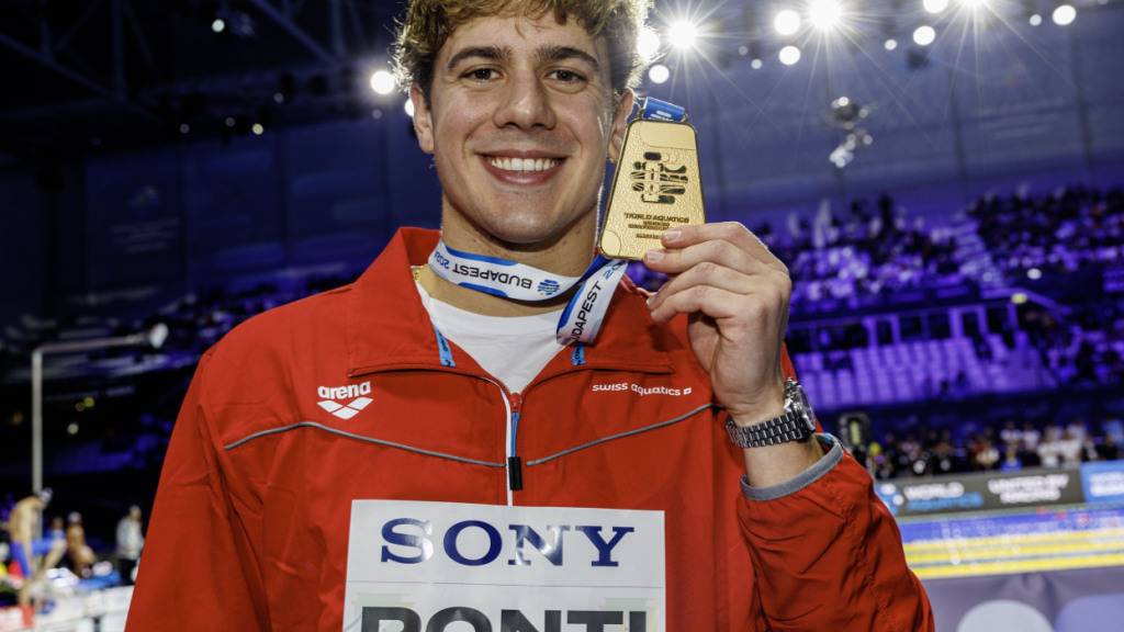 Noè Ponti mit der zweiten Goldmedaille in der Hand hat gut lachen