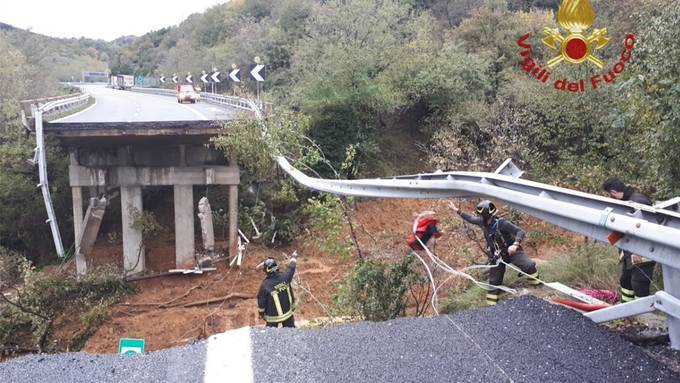 Autobahnbrücke bei Savona (IT) eingestürzt