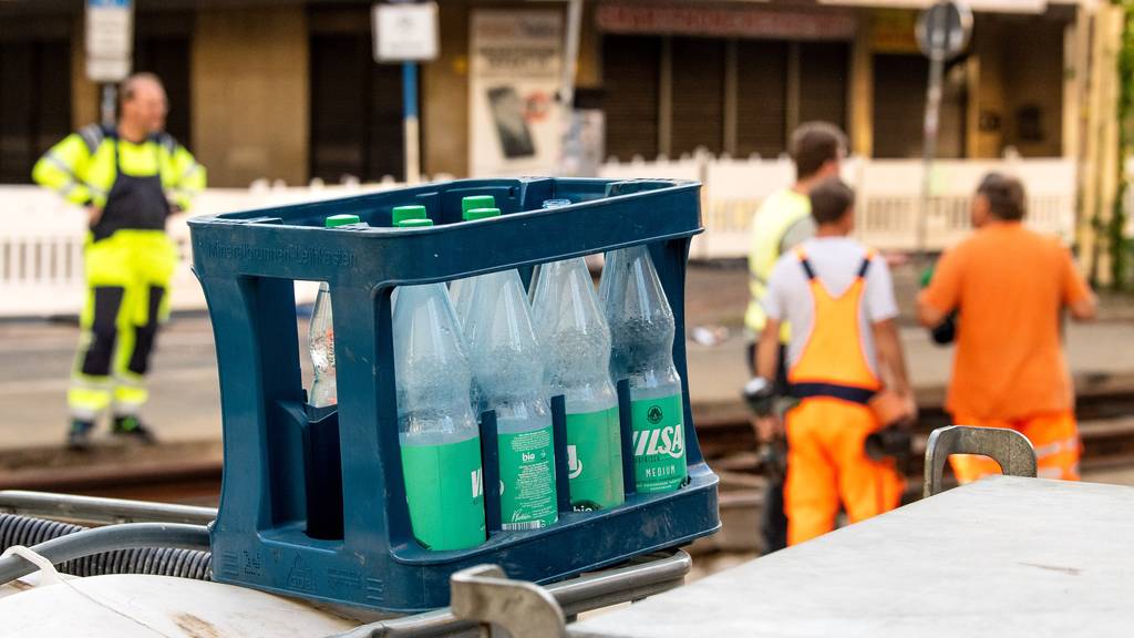 Mehr Wasser, Schatten und Pausen für Bauarbeitende 