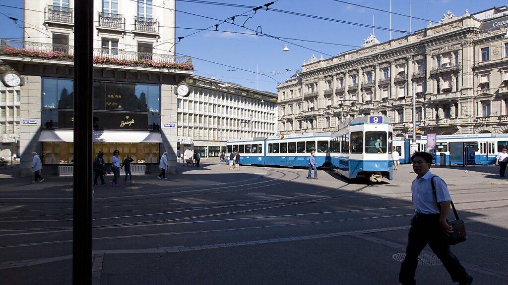 Die Banken haben ihre Zinsmargen wieder vergrössert: der Zürcher Paradeplatz (Symbolbild).