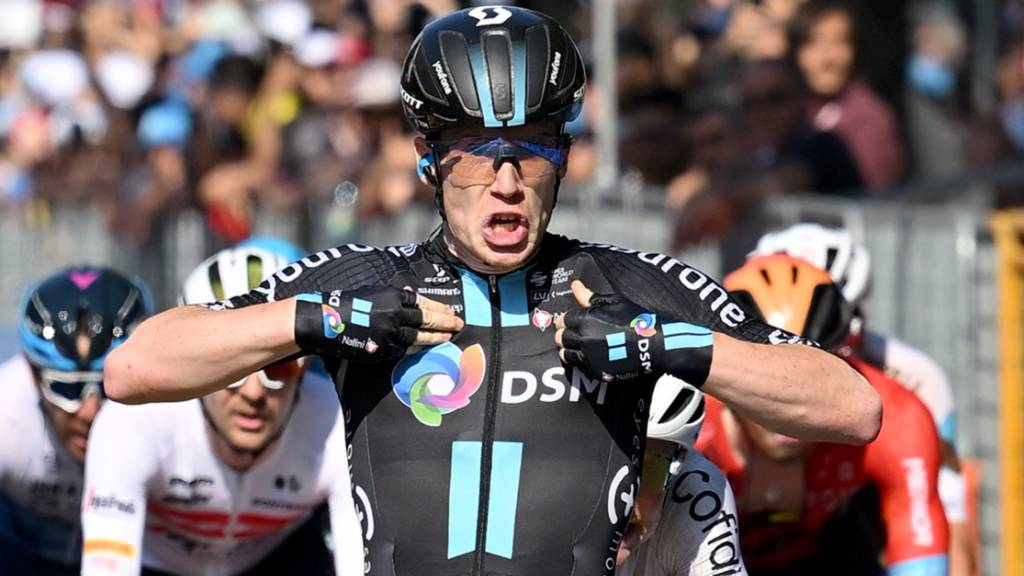 Alberto Dainese in einer Aufnahme aus dem vergangenen Sommer, als er auch im Giro erfolgreich sprintete