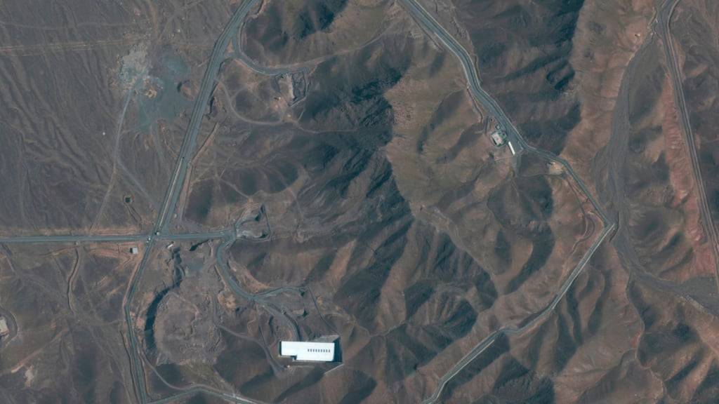 ARCHIV - Das von  Maxar Technologies zu Verfügung gestellte Satellitenbild zeigt die Atomanlage Fordo, nördlich der heiligen Stadt Ghom im Iran. Foto: ---/Satellite image ©2019 Maxar Technologies/AP/dpa