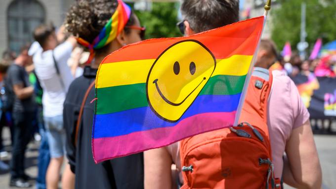 Nationaler Aktionsplan gegen Gewalt und Diskriminierung von LGBTQ-Menschen gefordert