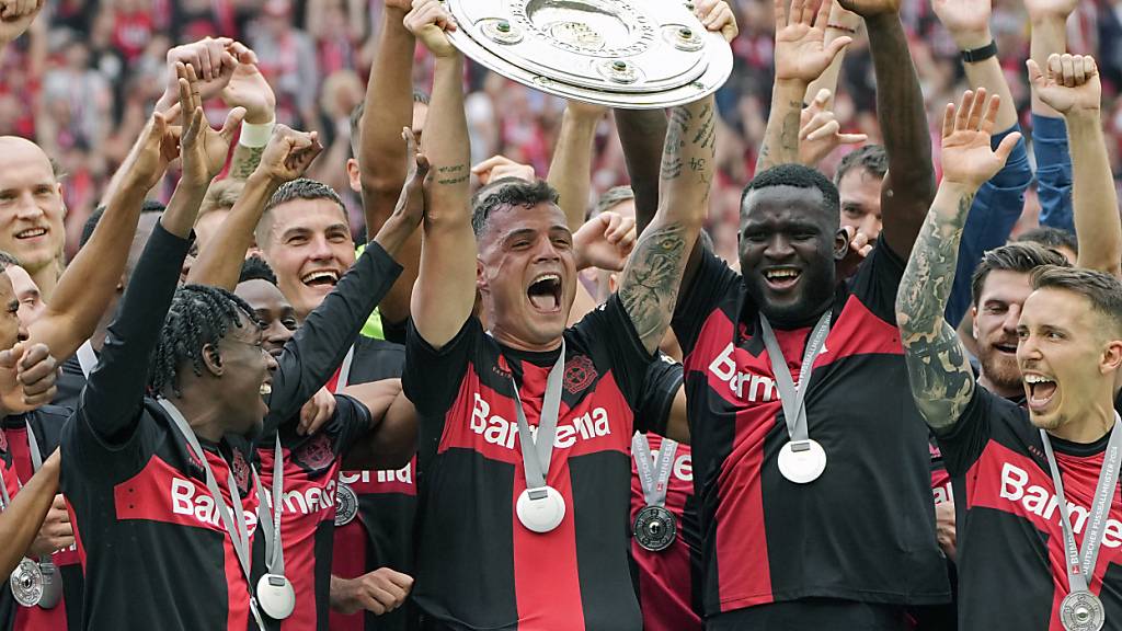 Granit Xhaka strebt mit Leverkusen ab Freitag die erfolgreiche Titelverteidigung an