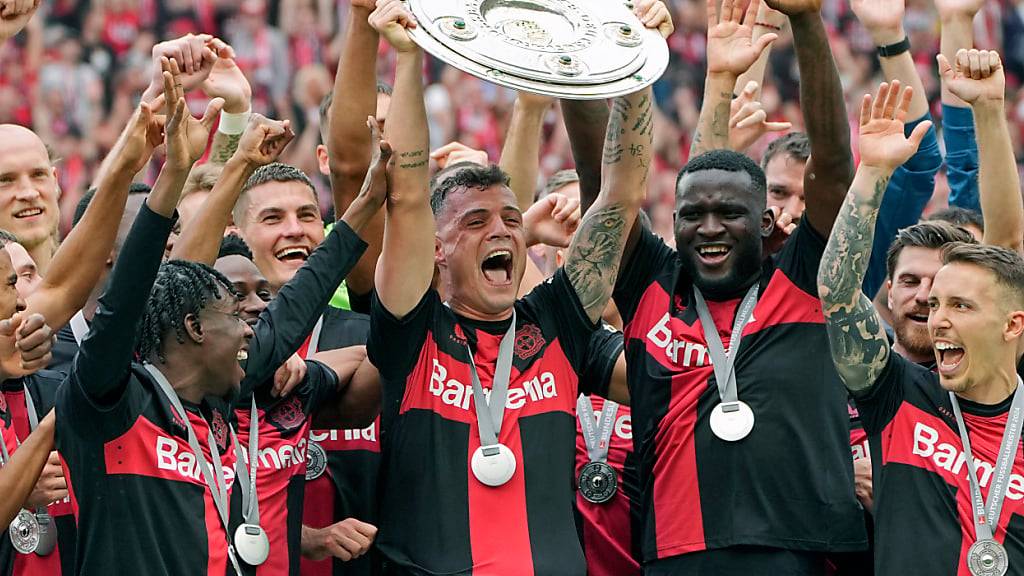 Granit Xhaka strebt mit Leverkusen ab Freitag die erfolgreiche Titelverteidigung an