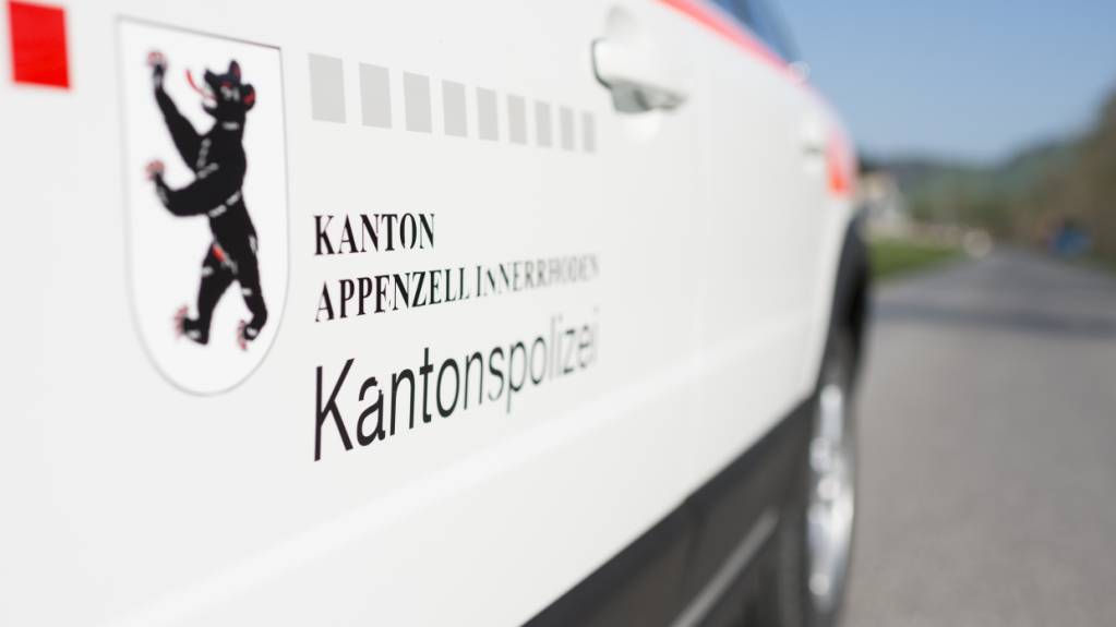 Die Innerrhoder Kantonspolizei musste zu zwei Arbeitsunfällen ausrücken. (Archivbild)