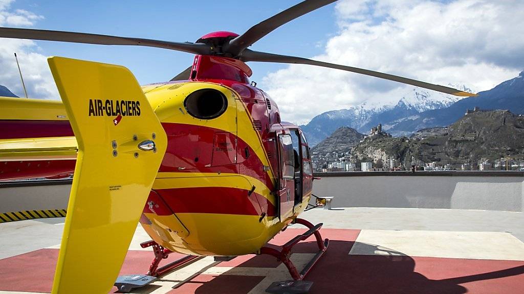 Der verstorbene Wanderer wurde am Becs de Bosson bei einem Suchflug mit einem Helikopter der Air-Glaciers entdeckt. (Symbolbild)