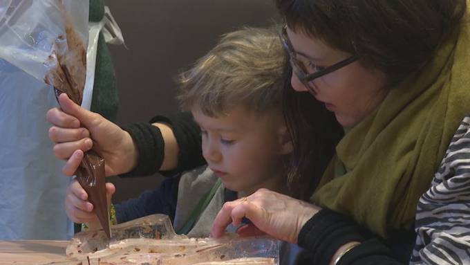 Daher kommt die Empfehlung, statt Mami und Papi «Elternteil» zu sagen