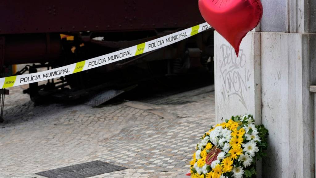 Beim Seilbahnunglück in Lissabon starben nach aktuellen Angaben 16 Menschen, darunter eine Schweizerin.