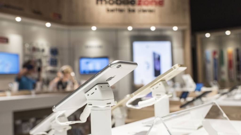 Der Handyverkäufer Mobilezone zeigt sich für das laufende Jahr zuversichtlich. Das Unternehmen konzentriert sich künftig nur noch auf den Schweizer Markt, der 125 Standorte umfasst. (Archivbild)