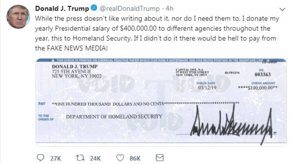 US-Präsident Donald Trump veröffentlichte auf Twitter ein Bild seines Spendenchecks an das Heimatministerium im Wert von 100'000 Dollar. (Screenshot)