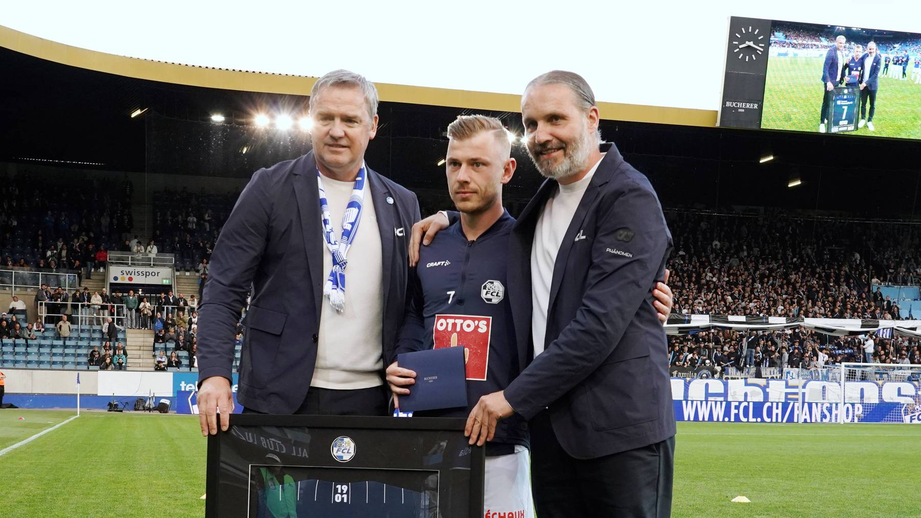 Max Meyer bei seiner Verabschiedung im letzten Spiel der vergangenen Saison.