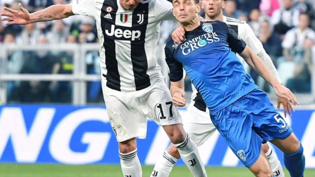 Juventus Turin (Mario Mandzukic) schlägt Empoli (Frédéric Veseli)