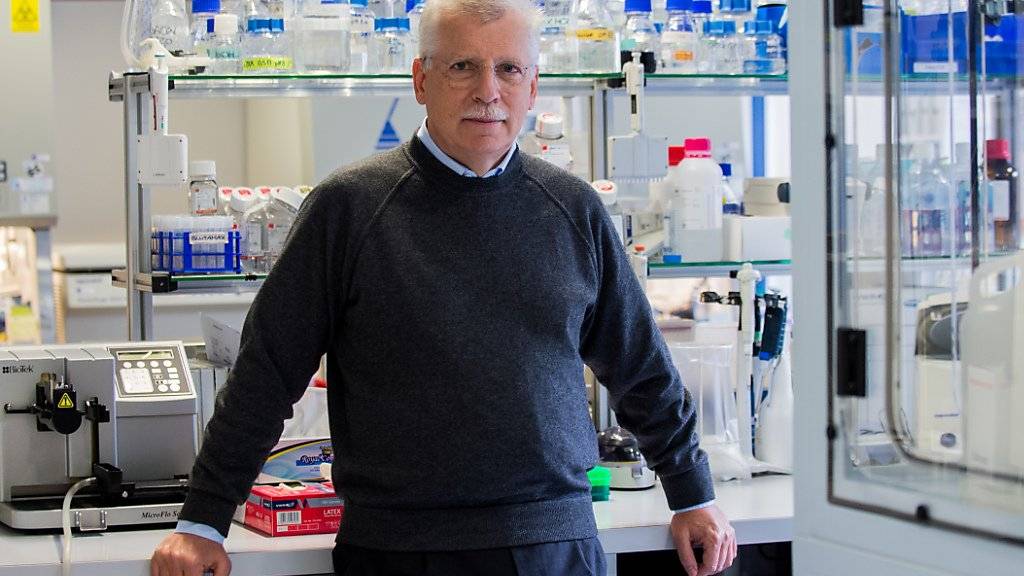 Antonio Lanzavecchia wird für seine Forschungsarbeit am Institut für biomedizinische Forschung (IRB) in Bellinzona mit dem Louis-Jeantet-Preis für Medizin 2018 ausgezeichnet. (Archivbild)