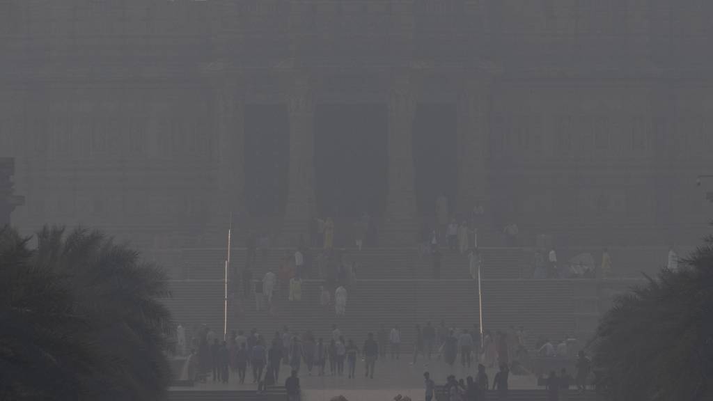 Die Feinstaubbelastung in und um Neu Delhi gehört zu den höchsten der Welt - und im Winter ist sie besonders stark. Foto: Altaf Qadri/AP/dpa