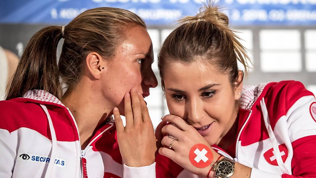 Hecken nach dem Sieg in einem ultra-spannenden Zweitrundenspiel gegen Spanien bereits Pläne aus: Viktorija Golubic (l.) und Belinda Bencic