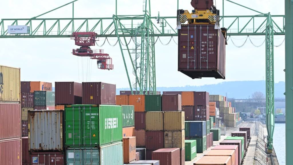Die Konjunkturaussichten in der Schweiz haben sich nur mässig aufgehellt. Das von der Konjunkturforschungsstelle KOF der ETH Zürich erhobene Konjunkturbarometer ist im Mai um 1,4 Zähler auf 98,5 Punkte leicht gestiegen, bleibt aber unter dem Durchschnitt von 100 Zählern. (Archivbild)